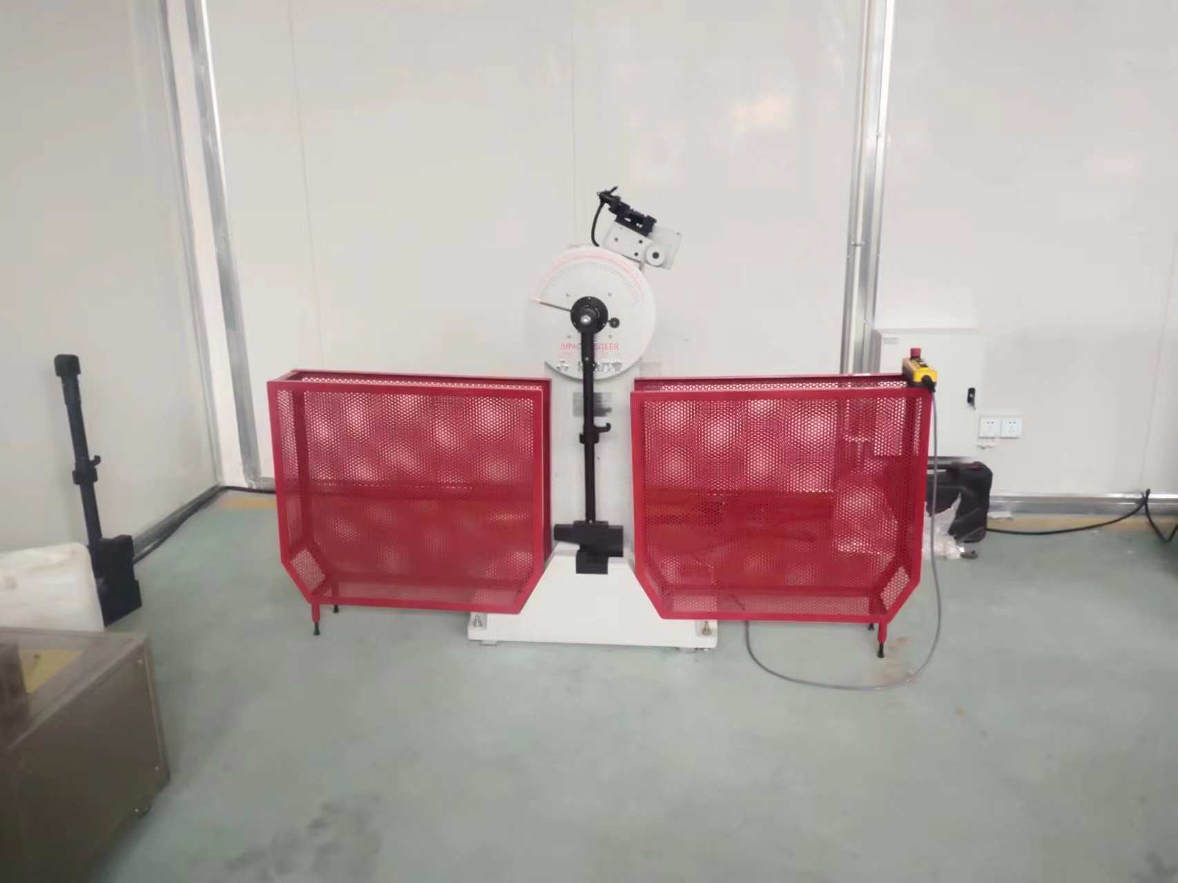擺錘沖擊試驗(yàn)機(jī)。